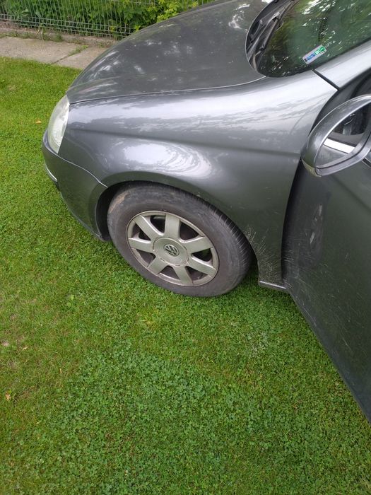 Vând GOLF 5 1.9 TDI