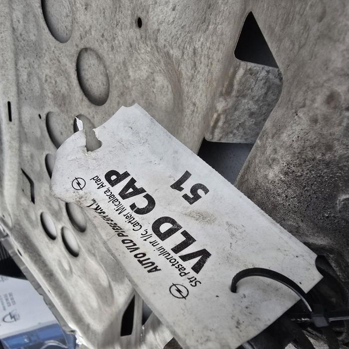 Capota motor alba Z40R Opel Zafira B