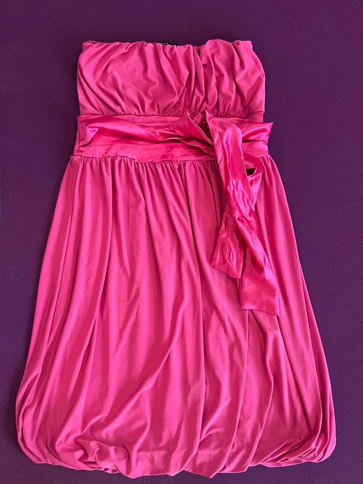 много дамски рокли обличани по 1 път