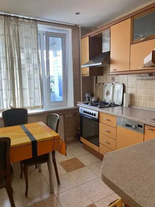 Дава се под наем Двустаен апартамент в София, Център - 62 кв.м за 382.5 € - Снимка #2