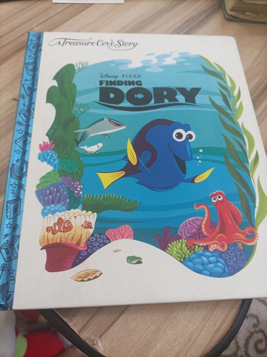 Книга на английском языке История Дори Finding Dory