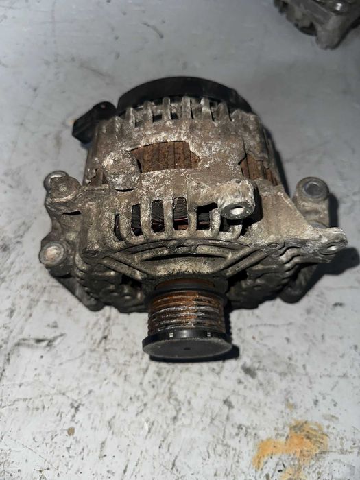 Alternator Mercedes OM646 W204 Bosch 14V original