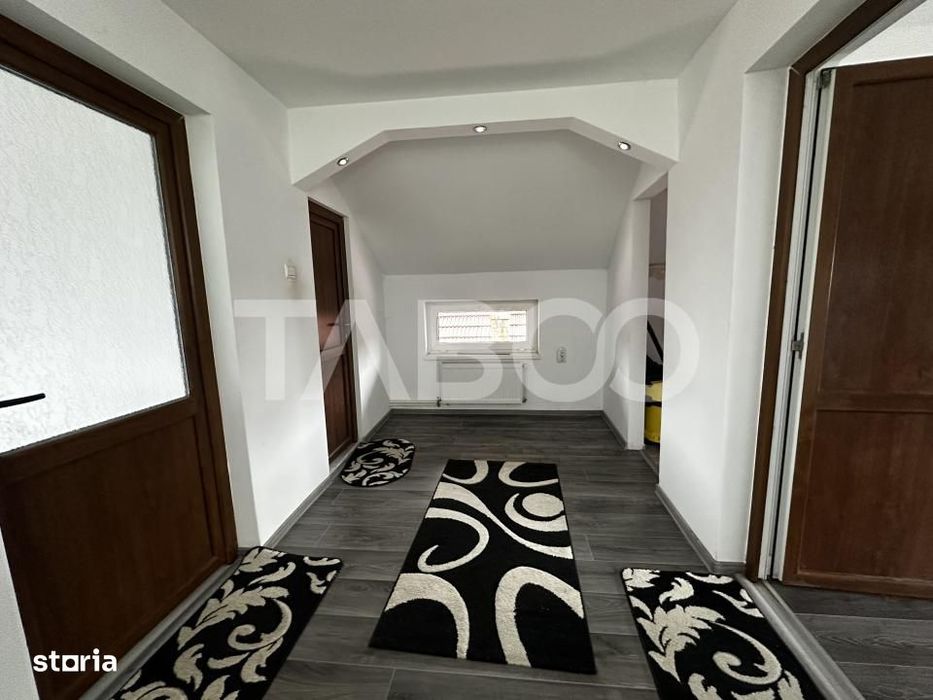 Casa individuala din 2 apartamente de vanzare formata si piscina