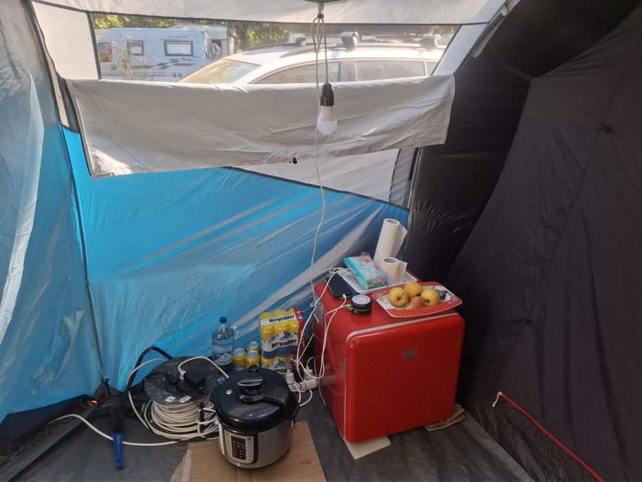 Vând cort camping 4 persoane