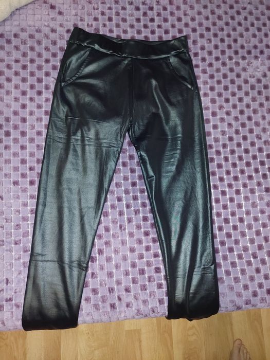 Pantaloni elastici mărimea M/L,pentru femei