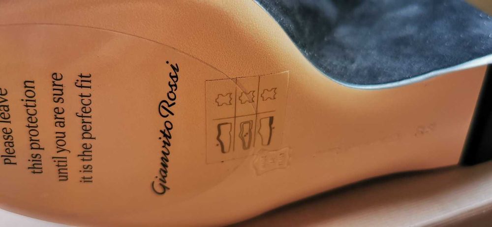 Оригинални маркови дамски обувки GIANVITO ROSSI - 37,5 номер