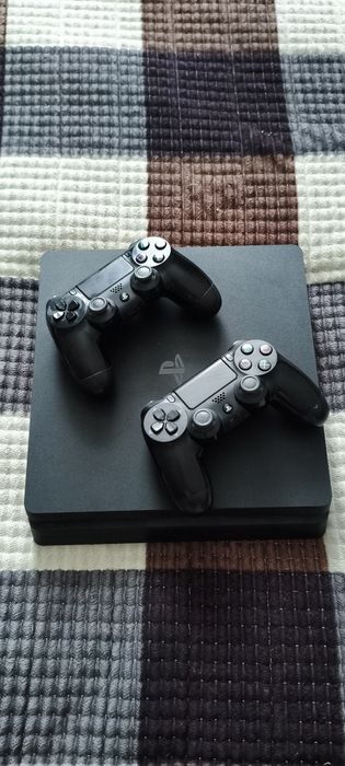 Продается sony playstation 4
