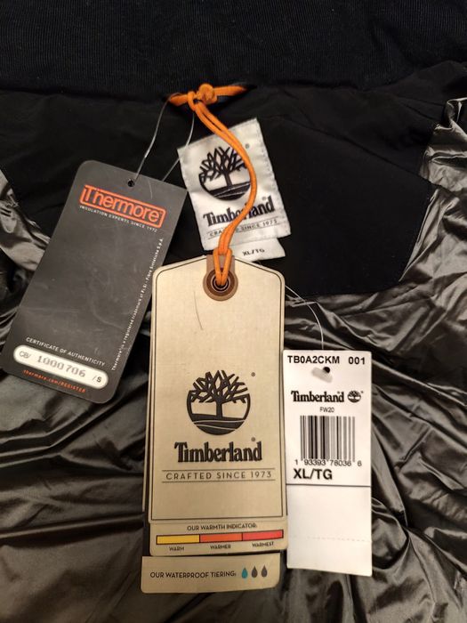Продам зимнюю куртку  Timberland