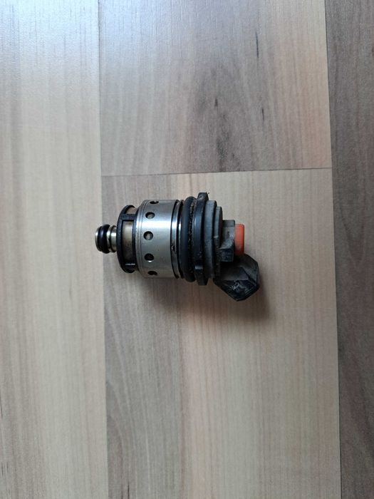 2 броя Газови инжектори за Опел Инсигния 2016