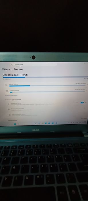 Laptop Acer i3, 8 GB RAM, ssd 120 gb