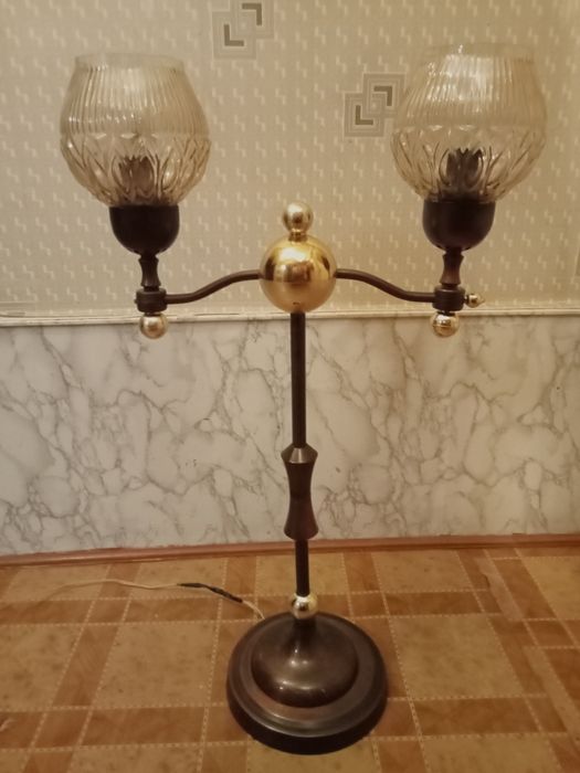 Советская настольная лампа.