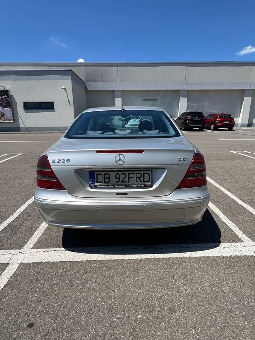 Mercedes w211  avangard 2005