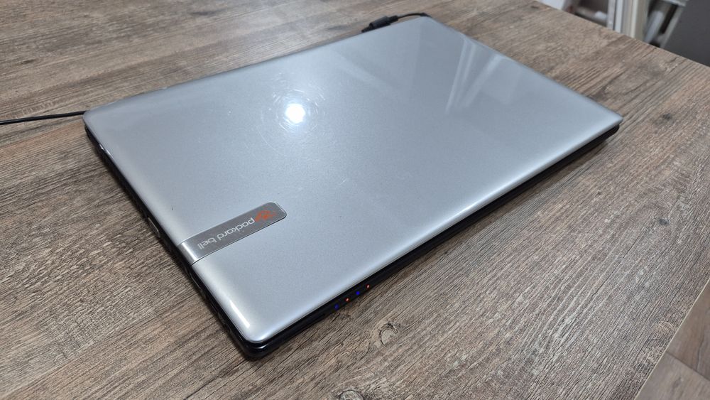 Офисный ноутбук Packard bell