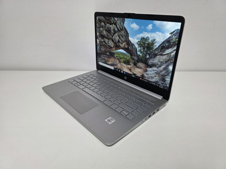 Laptop HP 14  i5-1035G1 14" FullHD 8gb 256ssd . Garantie 12 luni