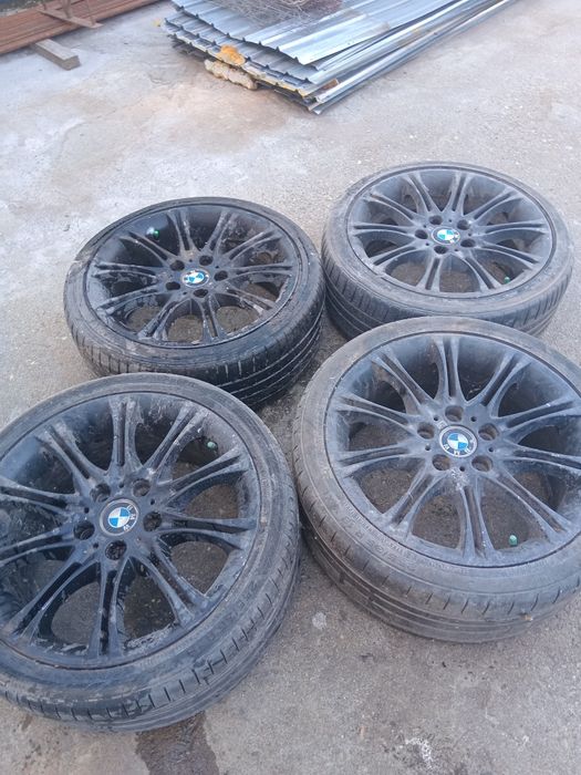Genți BMW  una sudata dar nu pierde aer