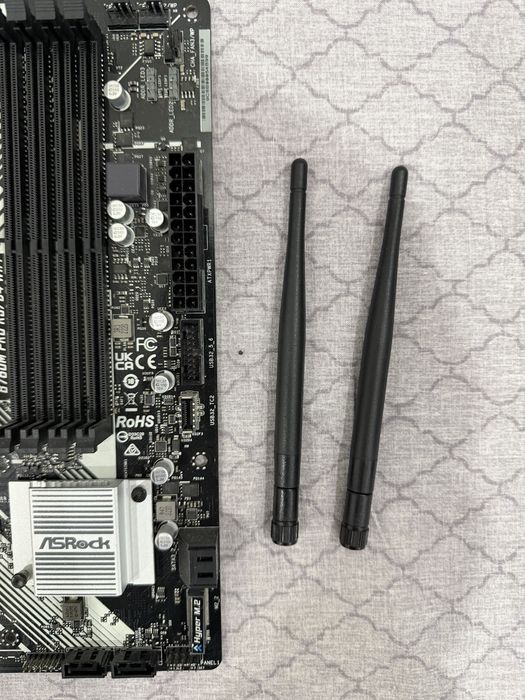 Продам материнскую плату ASRock b760m