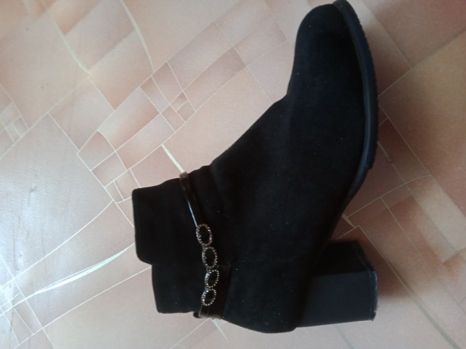 Продам демисезонные обувь