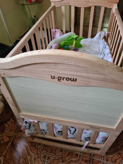 Patut de lemn si unul de voiaj