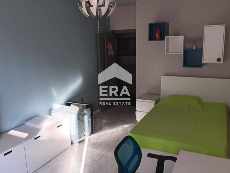 Продава се Тристаен апартамент в Варна, Погреби - 103 кв.м за 1797 €/кв.м - Снимка #4