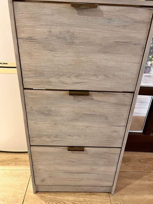 Vand Pantofar  subtire, inalt  , .