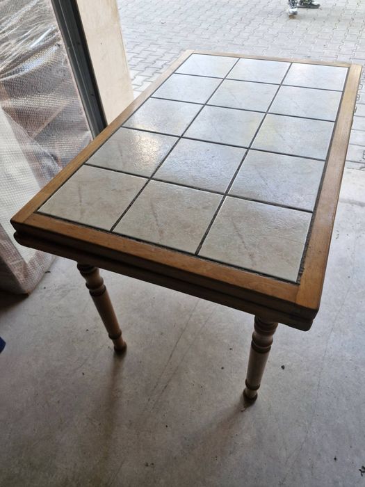 Масивна Маса за хранене