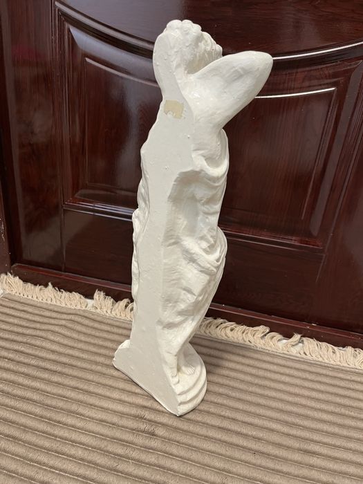 Мраморна Статуетка
