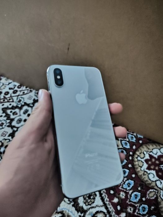 iPhone X 64gb в отличном состоянии