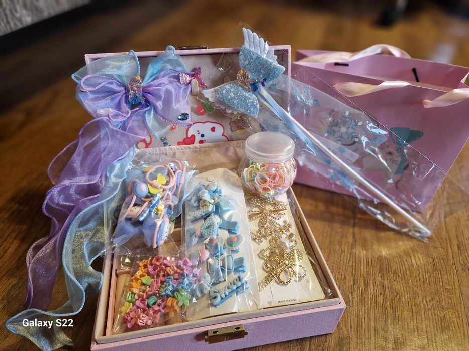 Подарочный бокс  с заколками для девочки