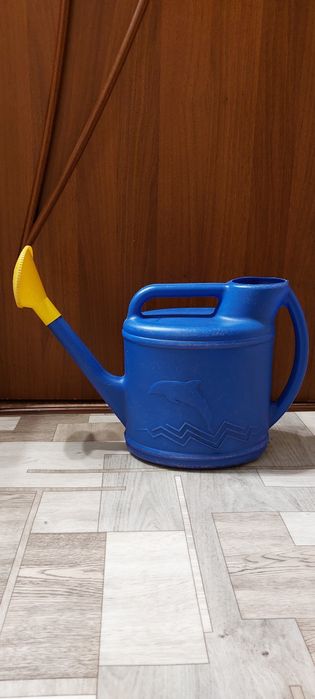 Продам лейки садовые