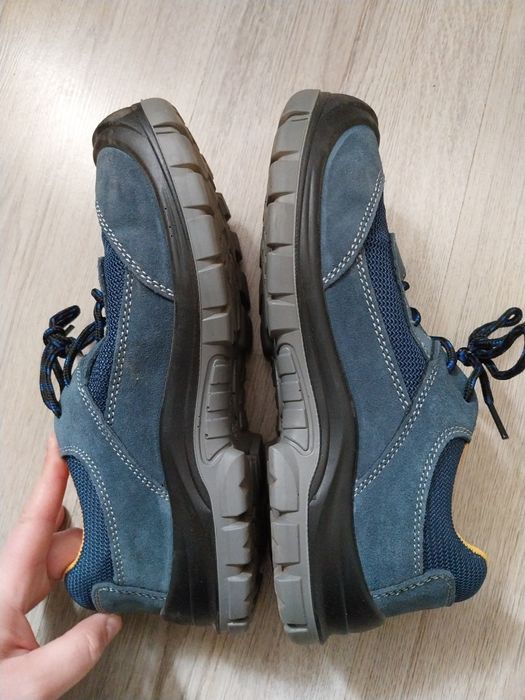 Работни обувки с бомбе