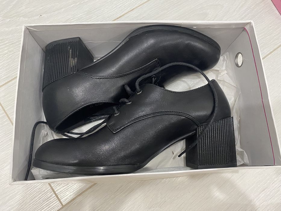 Женские ботинки