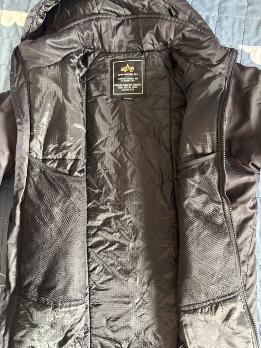 Продам куртку Alpha Industries.