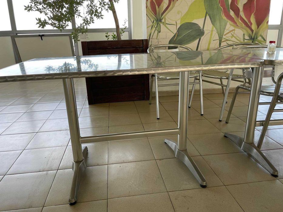 Алуминиеви неръждаеми маси