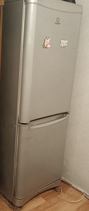 Срочно продам холодильник.