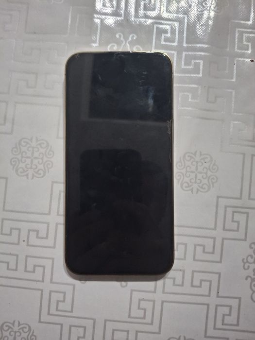 IPhone 13 pro с документами