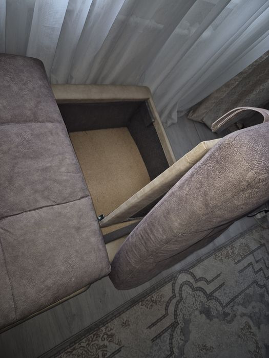 Продаю диван пума.