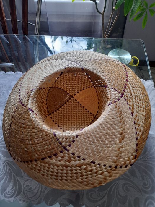 Две нови дамски сламени шапки