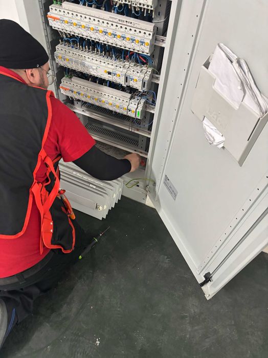 Electrician calificat – case, apartamente, spații comerciale, urgențe