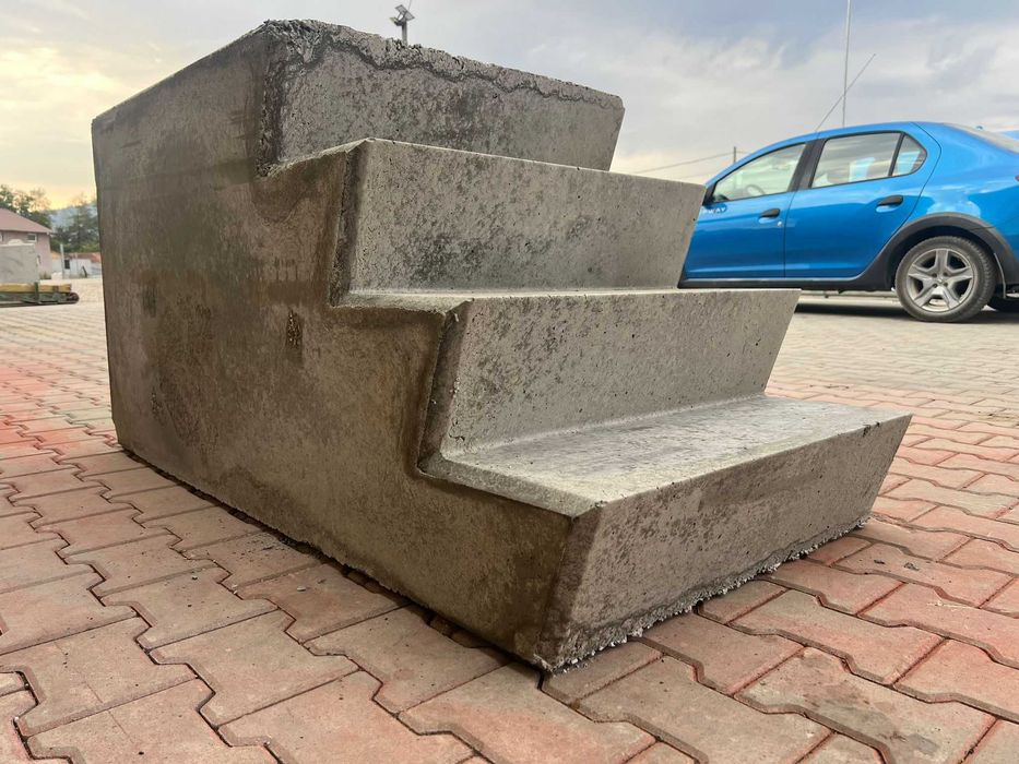 Bloc Scara , Banca si Blocuri din beton - pt constructii