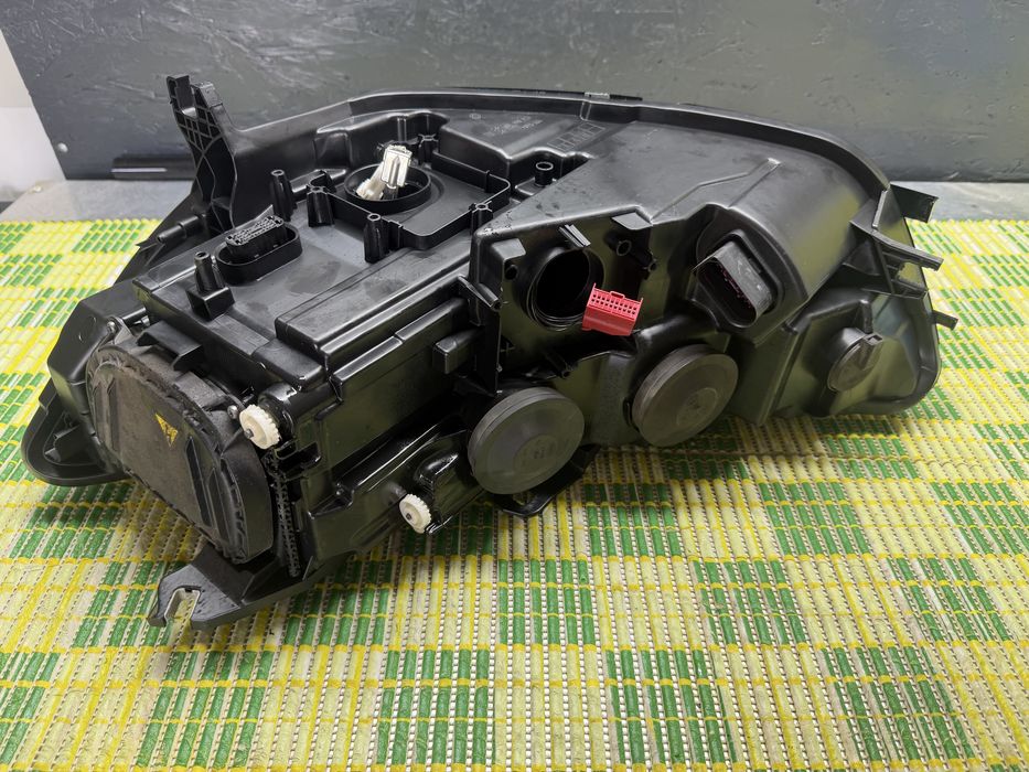 Far dreapta Audi A6 c7 4g bixenon