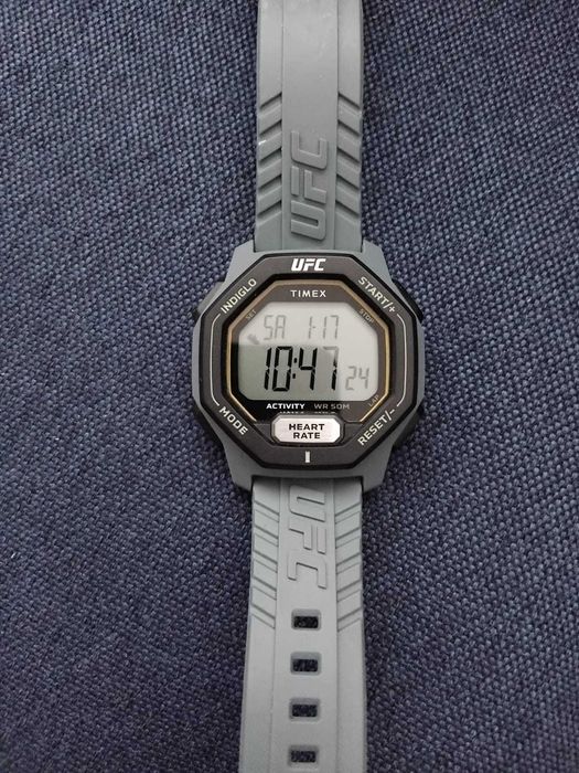 Ceas Timex UFC , diferite funcții