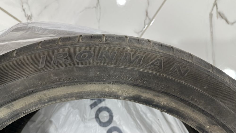 Продам шины 245/45/20