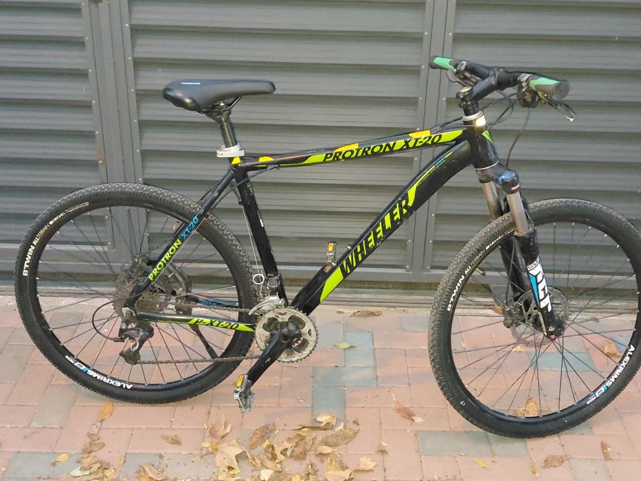 Vând bicicleta MTB .
