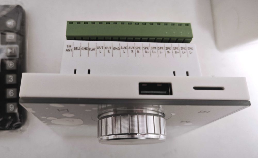 Amplificator de perete incastrabil bluetooth 4x30W, design deosebit
