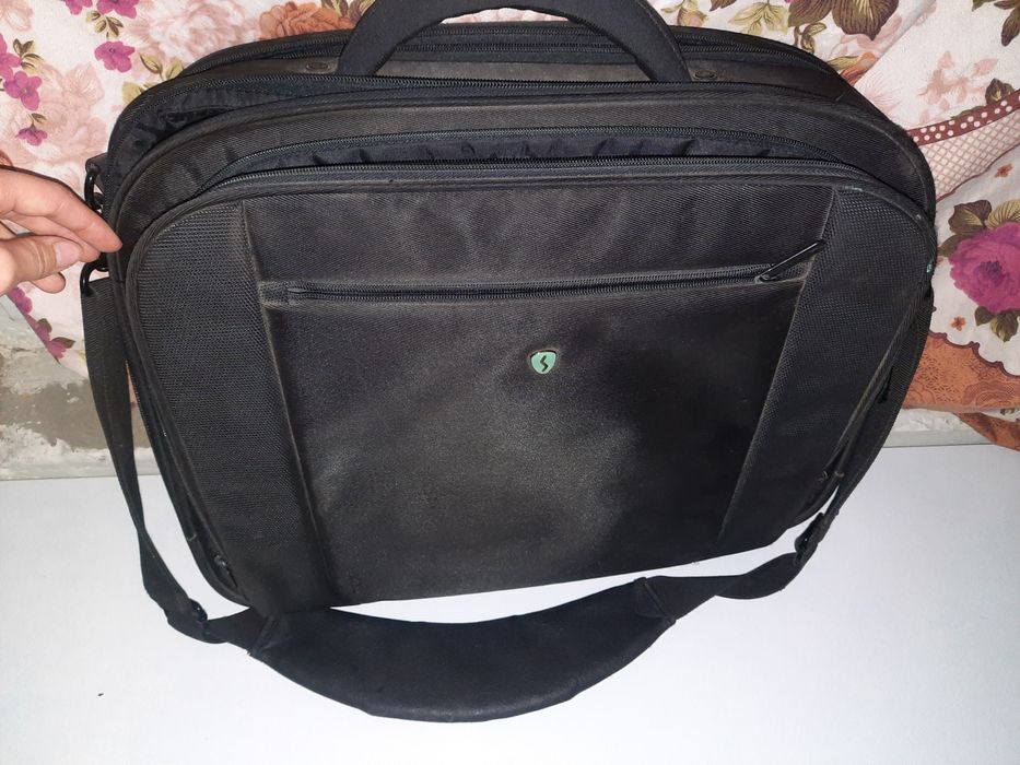Продам сумку для ноутбука качественную