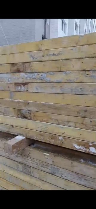 Продам  балки  деревянные  3 метровые