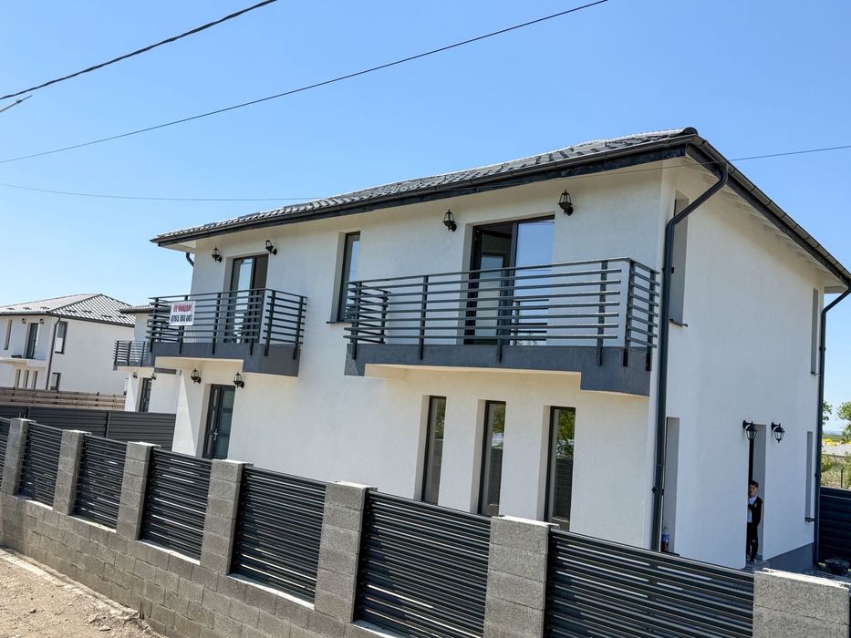 Casă la gata 4 dormitoare/cladură în pardoseală/ 3 băi