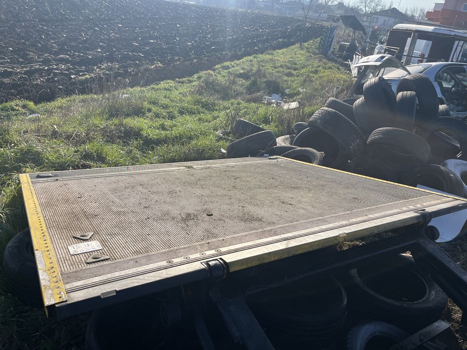 Продавам падащ борд