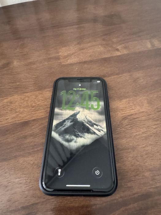 Продам айфон 11