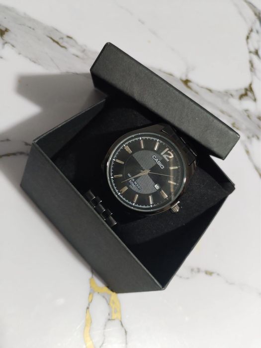 Продам часы новый